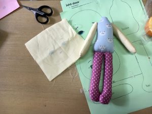 Workshop Basic Mini Doll Bersama Funwerk progres 1 | Hola Darla